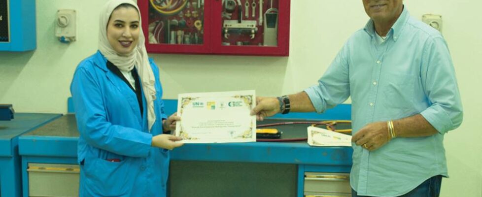 consegna dell'attestato al primo Tecnico del Freddo donna del Medio Oriente consegna dell'attestato al primo Tecnico del Freddo donna del Medio Oriente