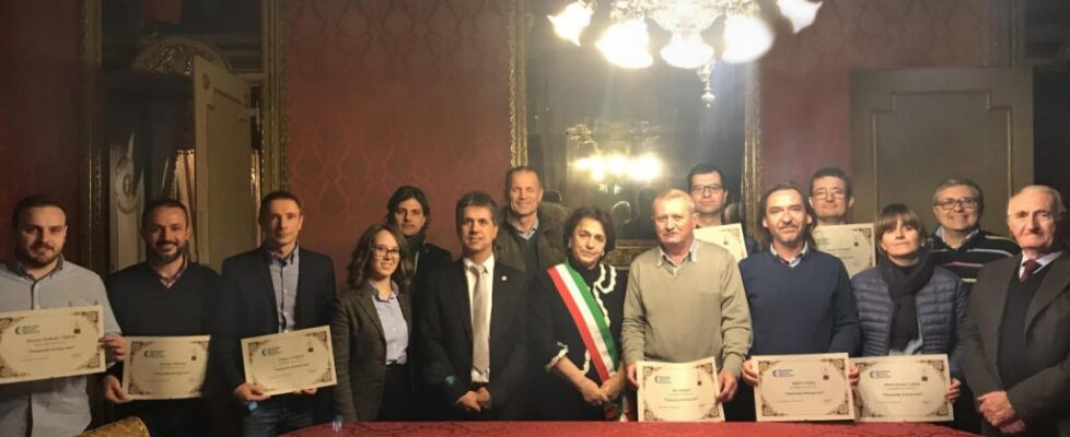 Il Direttore del Centro Studi Galileo, Ing. Buoni, accoglie una delegazione di dieci esperti europei Il Direttore del Centro Studi Galileo, Ing. Buoni, accoglie una delegazione di dieci esperti europei